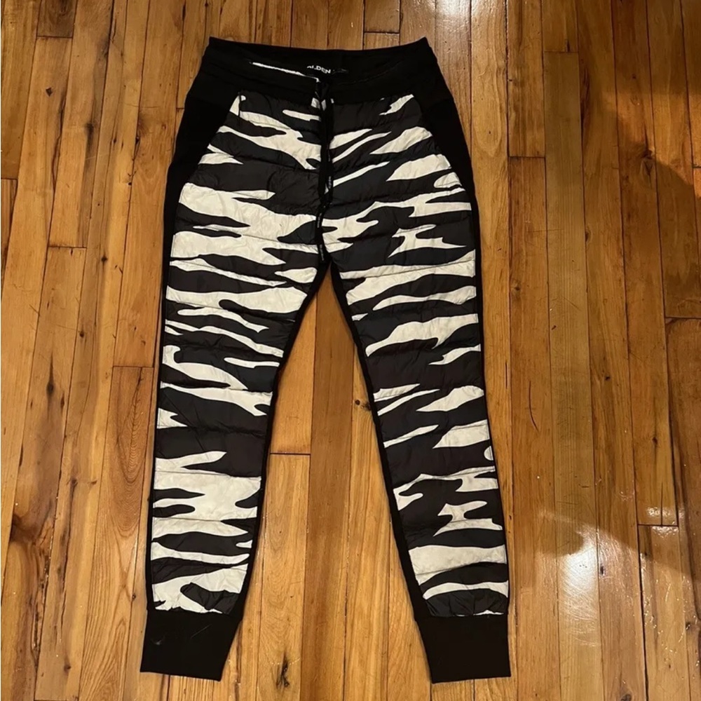 Holden Puffer pants small. Blue/Black Cameo